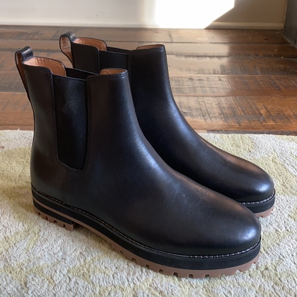 Ivy Chelsea Boot In Leather 